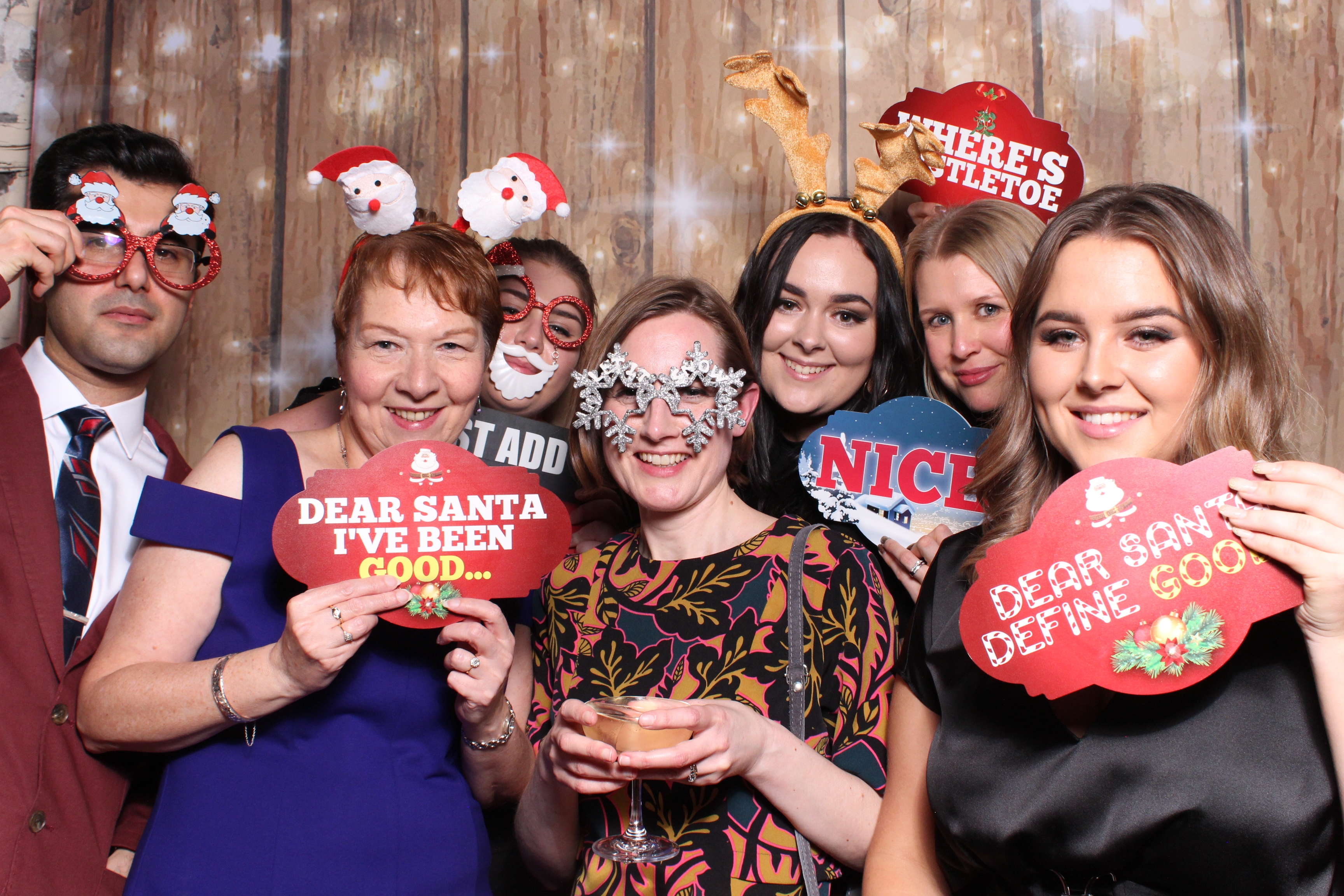 Tes Christmas party  | View more photos from the event at gallery.magicimages.uk/u/MagicImages/Tes-Christmas-party